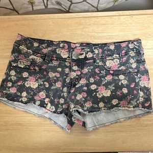Bongo Short Shorts, Size 1 with Flowers